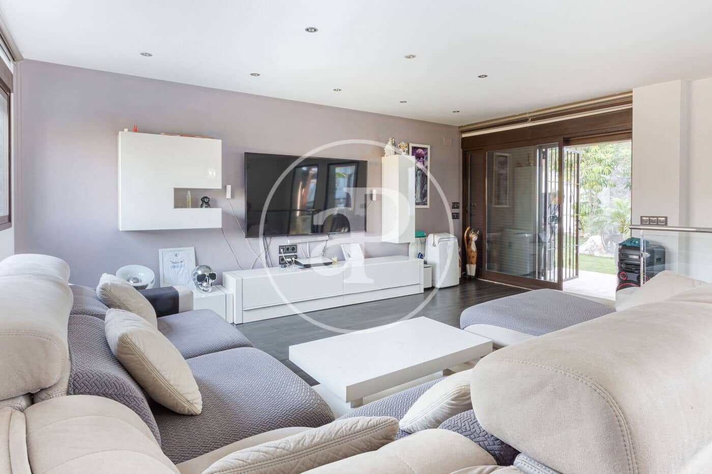 5 bedroom Villa for sale in Chiva with pool - € 720,000 (Ref: 9132628)