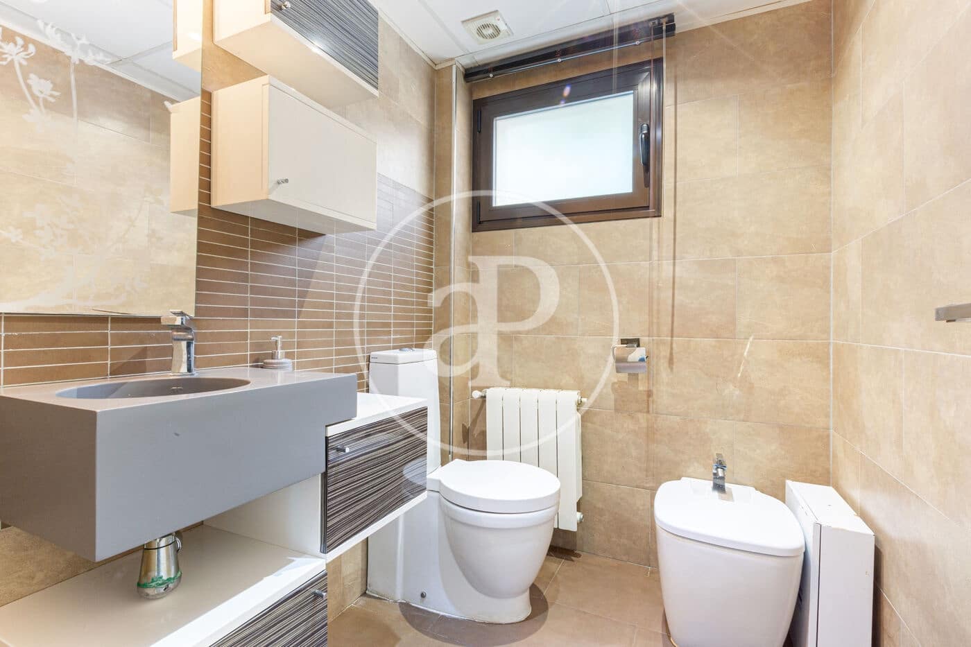 5 bedroom Villa for sale in Chiva with pool - € 720,000 (Ref: 9132628)