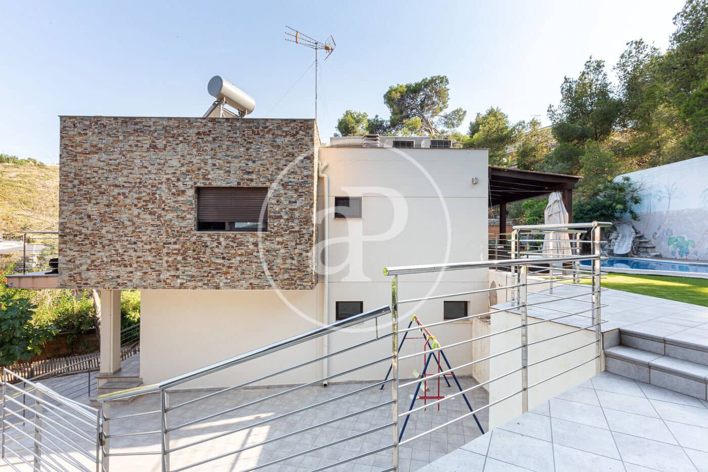 5 bedroom Villa for sale in Chiva with pool - € 720,000 (Ref: 9132628)