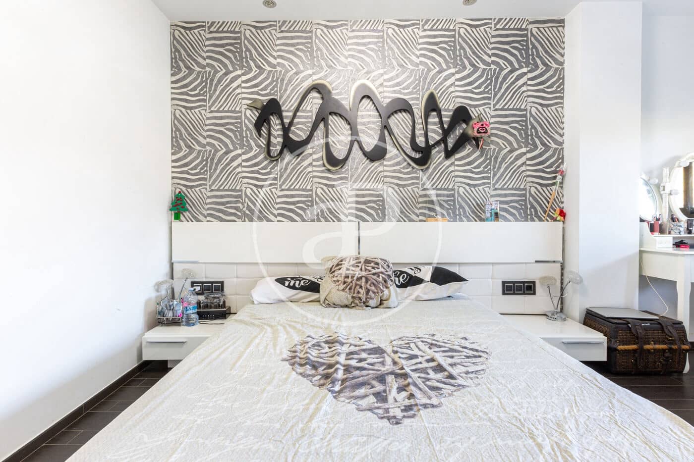 5 bedroom Villa for sale in Chiva with pool - € 720,000 (Ref: 9132628)