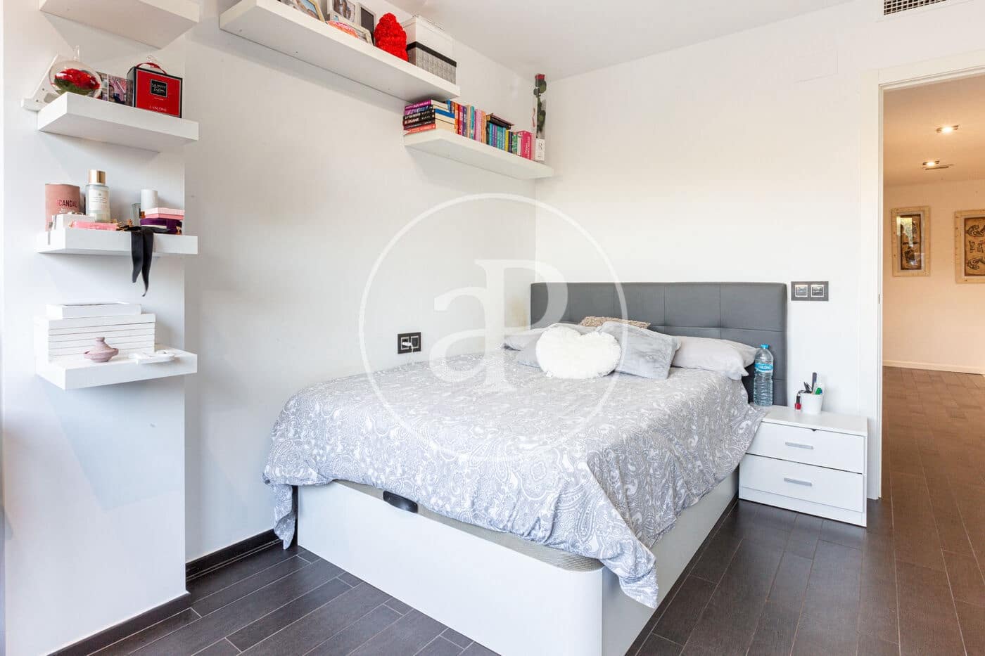 5 bedroom Villa for sale in Chiva with pool - € 720,000 (Ref: 9132628)