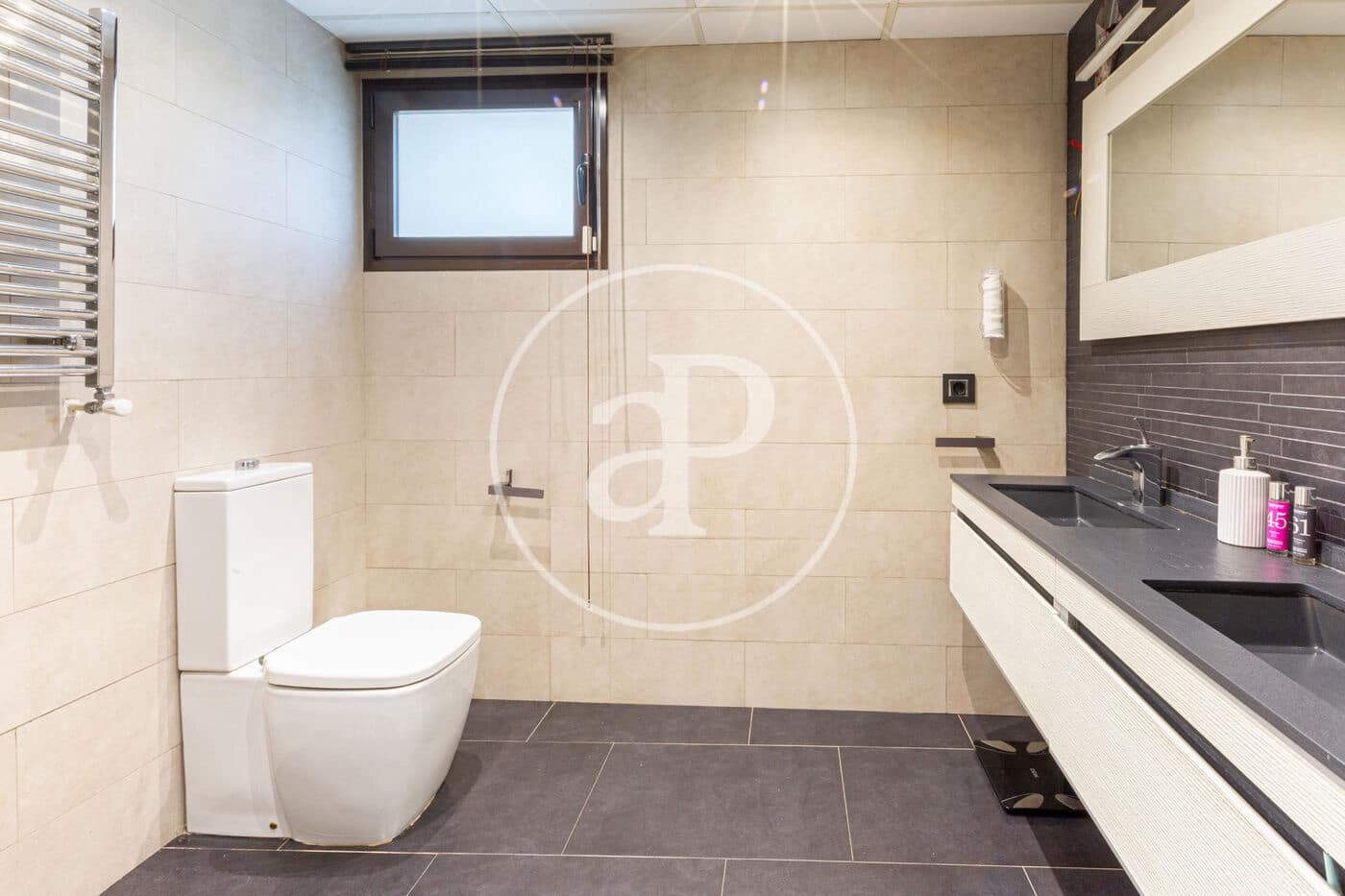 5 bedroom Villa for sale in Chiva with pool - € 720,000 (Ref: 9132628)