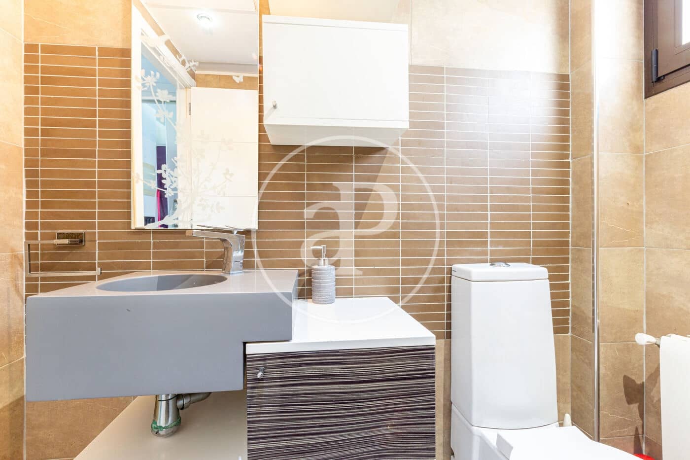 5 bedroom Villa for sale in Chiva with pool - € 720,000 (Ref: 9132628)