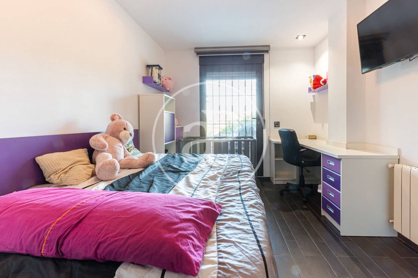 5 bedroom Villa for sale in Chiva with pool - € 720,000 (Ref: 9132628)