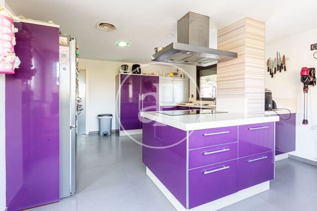 5 soverom Villa til salgs i Chiva med svømmebasseng - € 720 000 (Ref: 9132628)