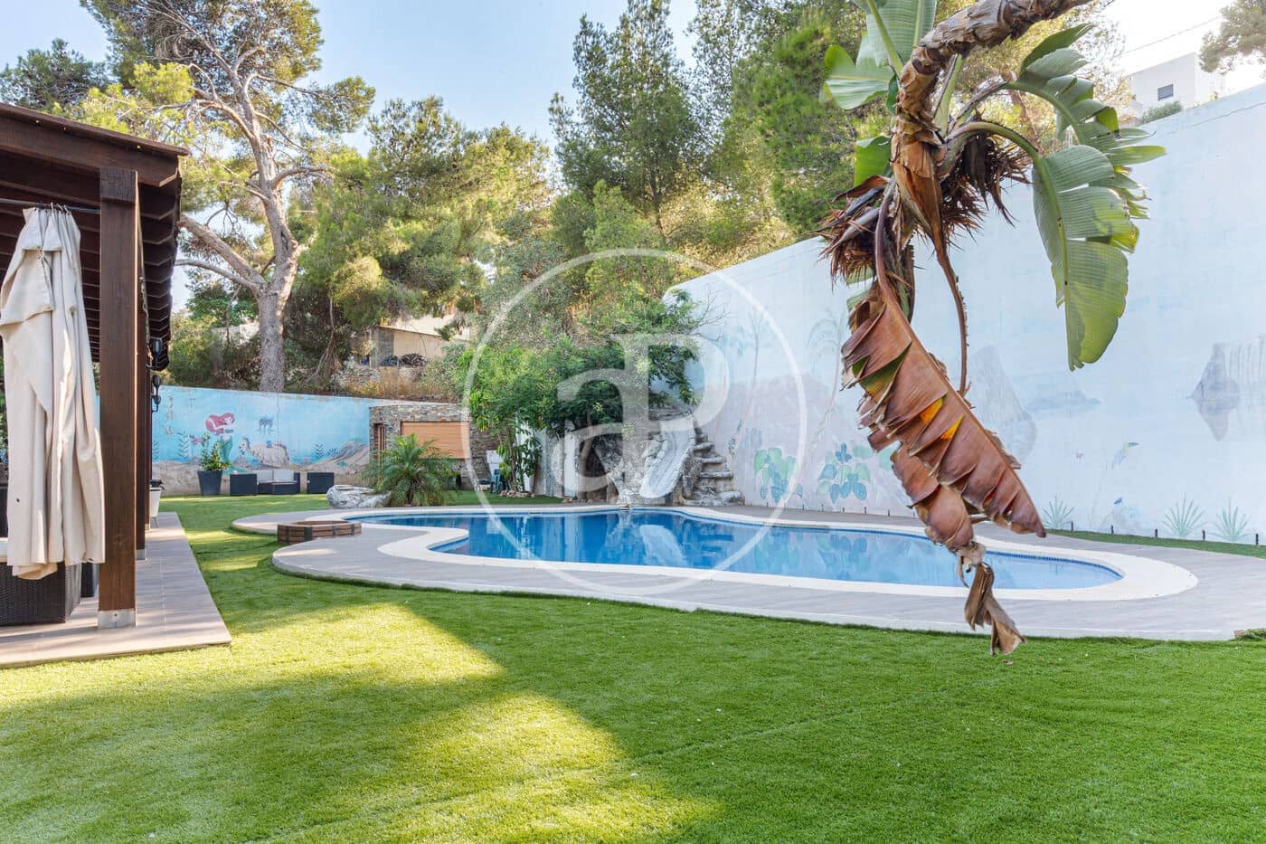 5 bedroom Villa for sale in Chiva with pool - € 720,000 (Ref: 9132628)