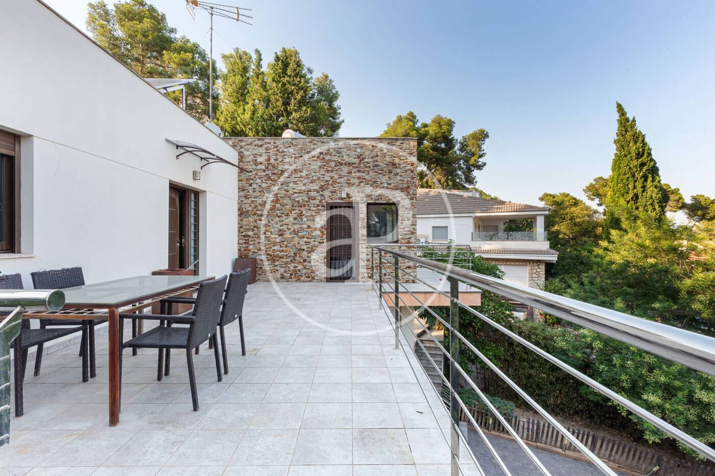 5 bedroom Villa for sale in Chiva with pool - € 720,000 (Ref: 9132628)