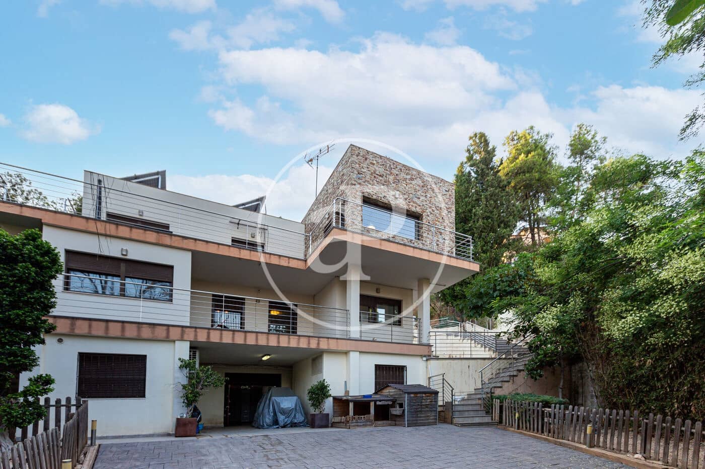 5 bedroom Villa for sale in Chiva with pool - € 720,000 (Ref: 9132628)