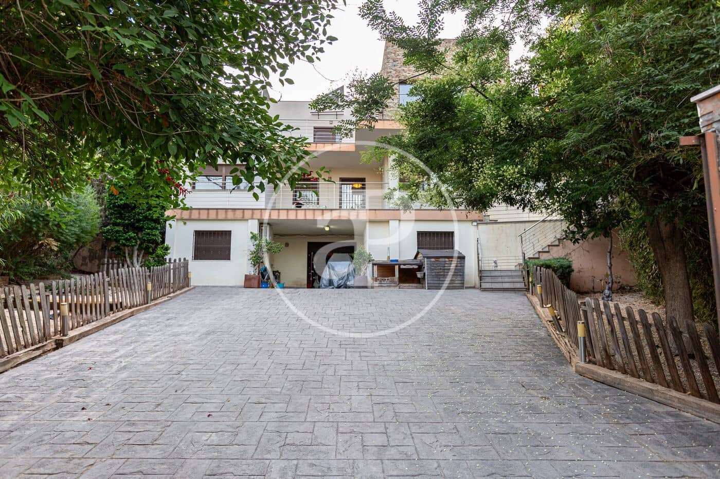 5 bedroom Villa for sale in Chiva with pool - € 720,000 (Ref: 9132628)