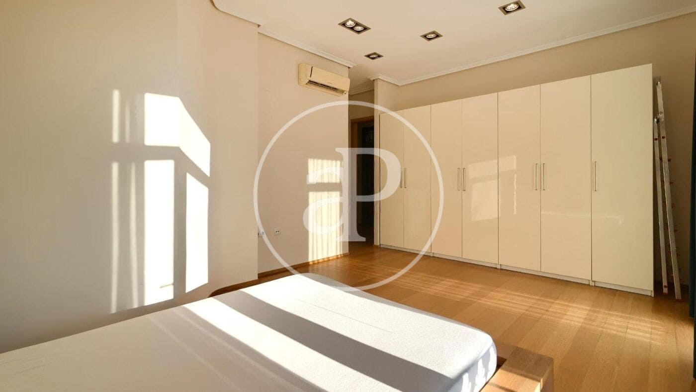Appartement de 1 chambre à louer à Valence ville - 1 400 € (Ref: 9134686)
