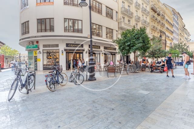 3 bedroom Apartment for sale in Sant Francesc, Valencia city - € 900,000 (Ref: 9134687)