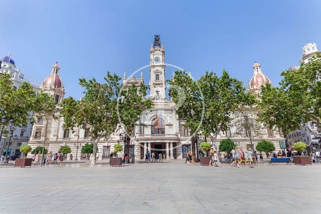 3 bedroom Apartment for sale in Sant Francesc, Valencia city - € 900,000 (Ref: 9134687)