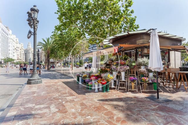 3 bedroom Apartment for sale in Sant Francesc, Valencia city - € 900,000 (Ref: 9134687)