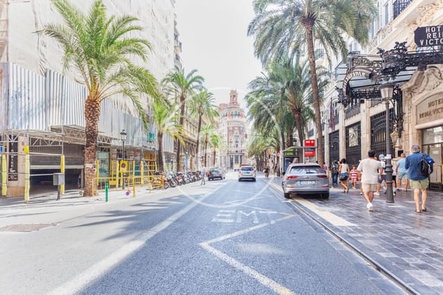 3 bedroom Apartment for sale in Sant Francesc, Valencia city - € 900,000 (Ref: 9134687)