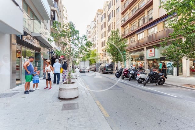 3 bedroom Apartment for sale in Sant Francesc, Valencia city - € 900,000 (Ref: 9134687)