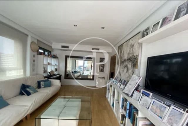 2 soveværelse Penthouse til leje i Ciutat de les Arts i de les Ciencies, Valencia by med swimmingpool - € 2.000 (Ref: 9137399)