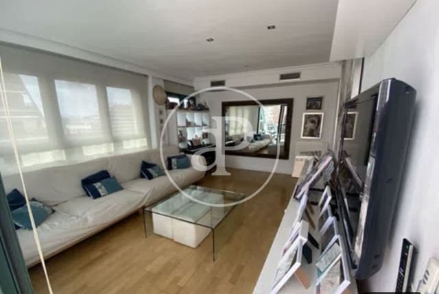 2 soveværelse Penthouse til leje i Ciutat de les Arts i de les Ciencies, Valencia by med swimmingpool - € 2.000 (Ref: 9137399)