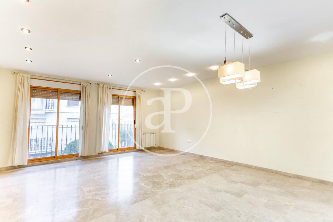 Apartamento de 3 habitaciones en Mislata en alquiler - 1.800 € (Ref: 9142945)