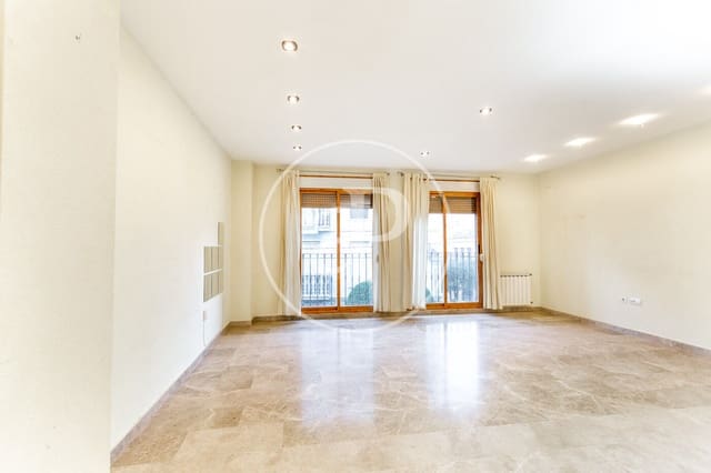 3 makuuhuone Huoneisto vuokrattavana paikassa Mislata - 1 800 € (Ref: 9142945)