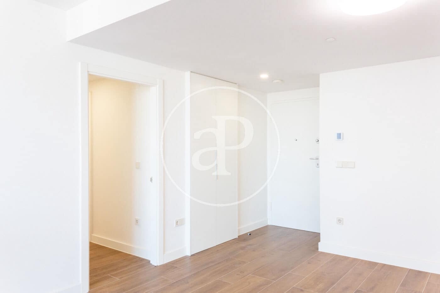 3 quarto Apartamento para arrendar em Valencia cidade com piscina - 4 900 € (Ref: 9142951)