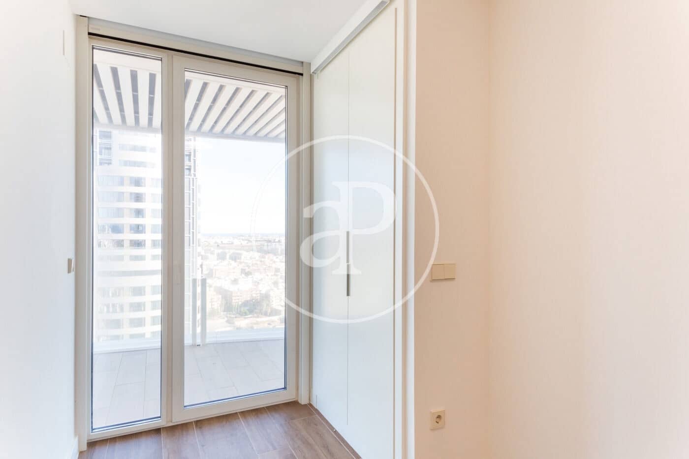 3 quarto Apartamento para arrendar em Valencia cidade com piscina - 4 900 € (Ref: 9142951)