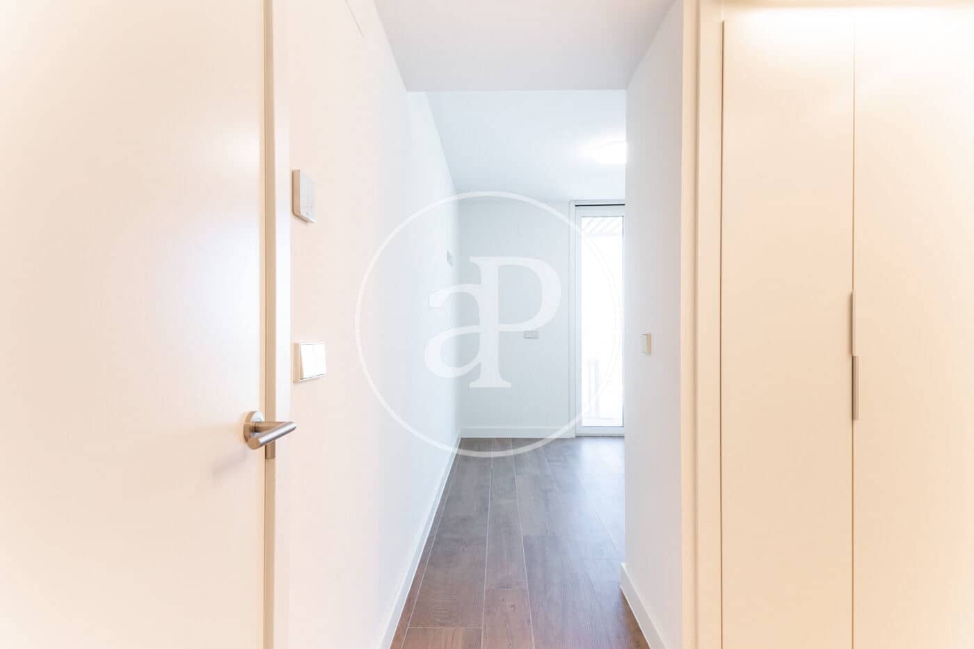 3 quarto Apartamento para arrendar em Valencia cidade com piscina - 4 900 € (Ref: 9142951)