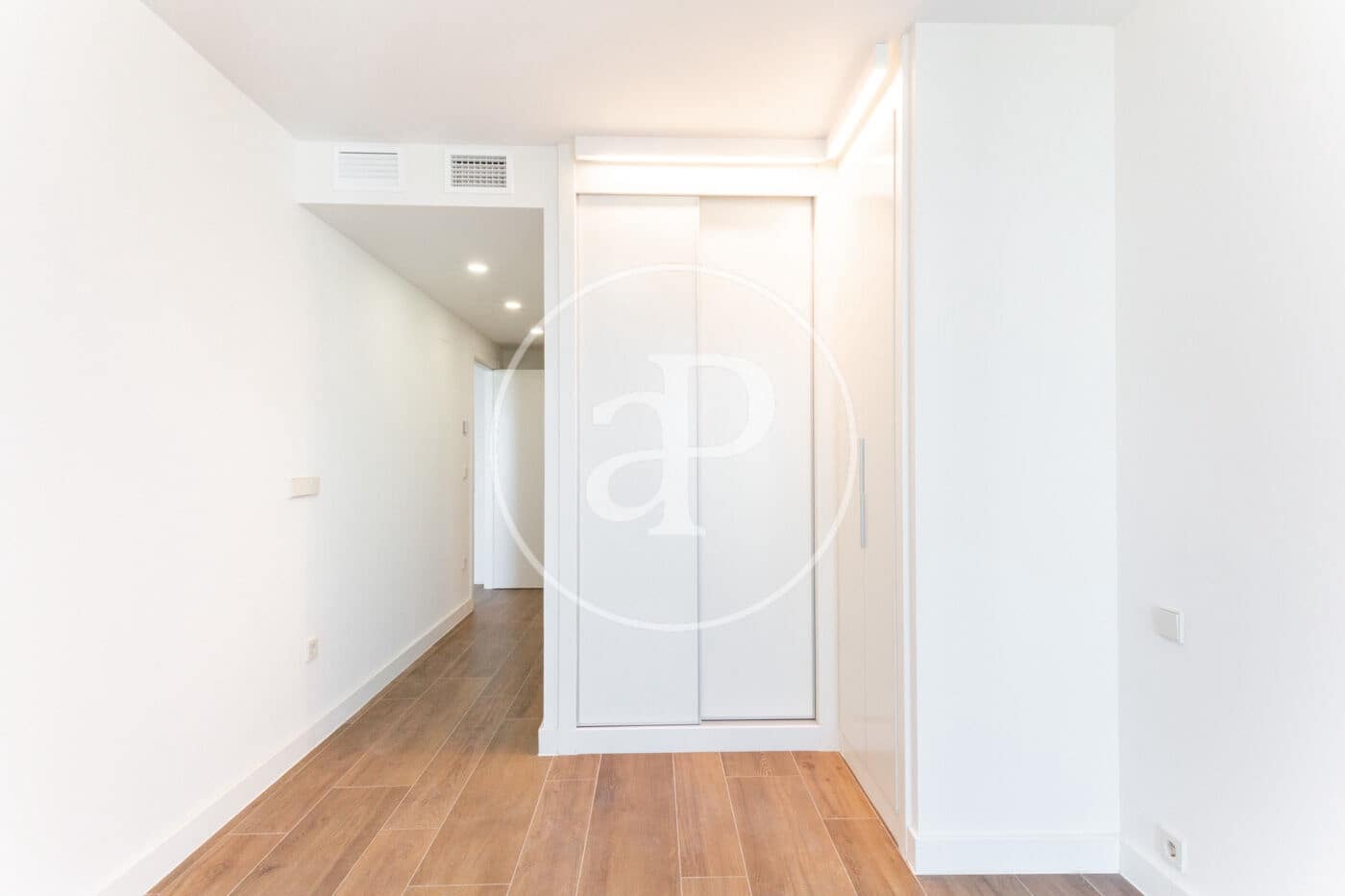 3 quarto Apartamento para arrendar em Valencia cidade com piscina - 4 900 € (Ref: 9142951)