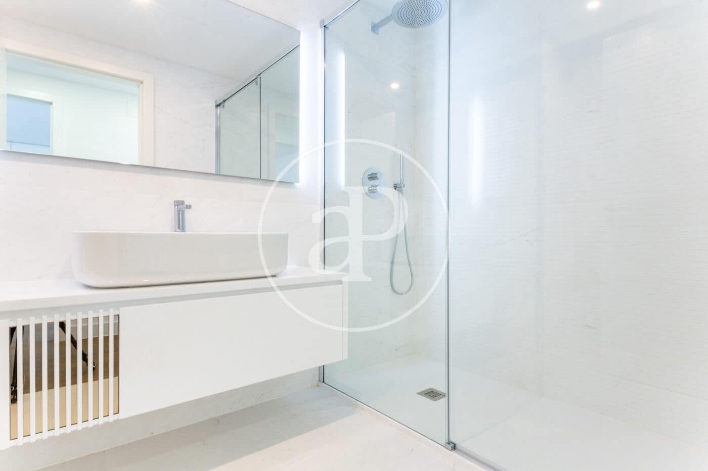 3 quarto Apartamento para arrendar em Valencia cidade com piscina - 4 900 € (Ref: 9142951)