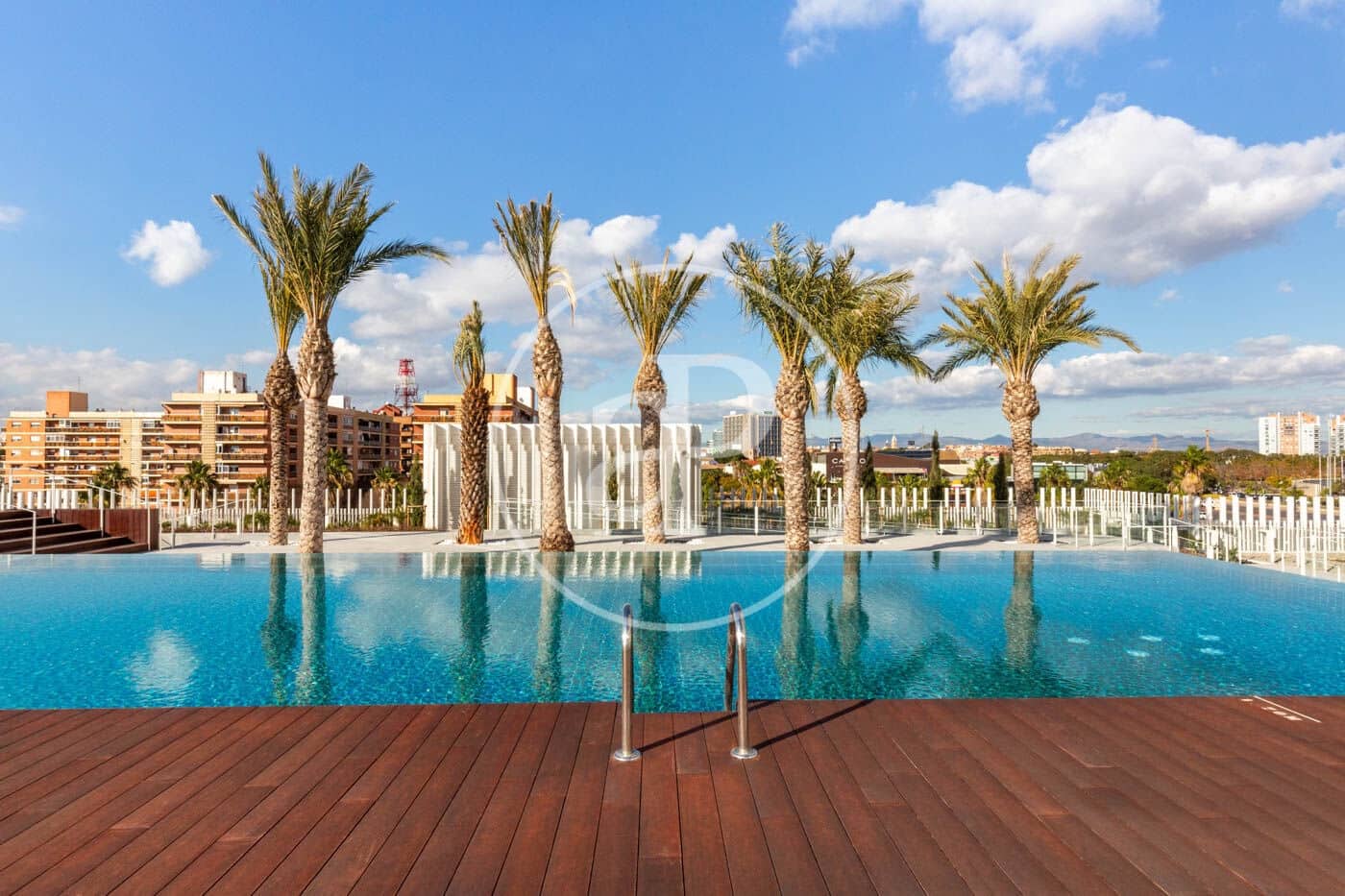 3 quarto Apartamento para arrendar em Valencia cidade com piscina - 4 900 € (Ref: 9142951)