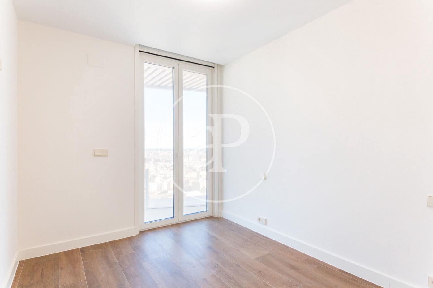 3 quarto Apartamento para arrendar em Valencia cidade com piscina - 4 900 € (Ref: 9142951)