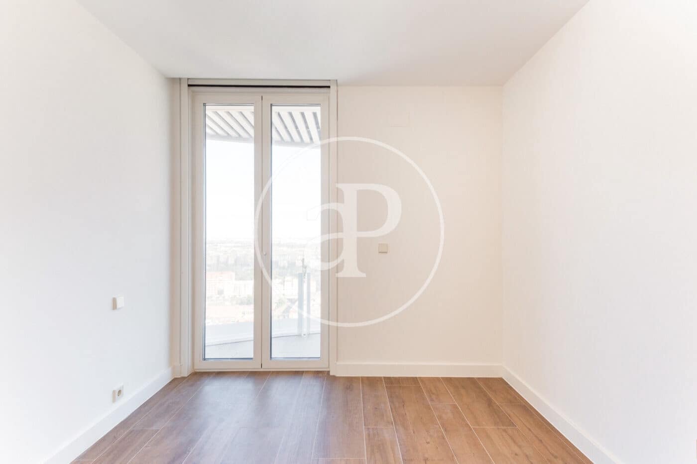 3 quarto Apartamento para arrendar em Valencia cidade com piscina - 4 900 € (Ref: 9142951)