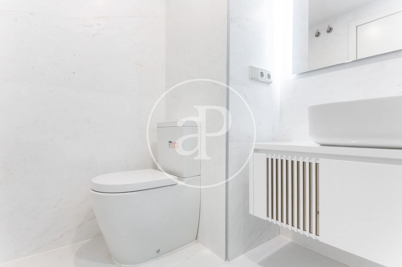 3 quarto Apartamento para arrendar em Valencia cidade com piscina - 4 900 € (Ref: 9142951)