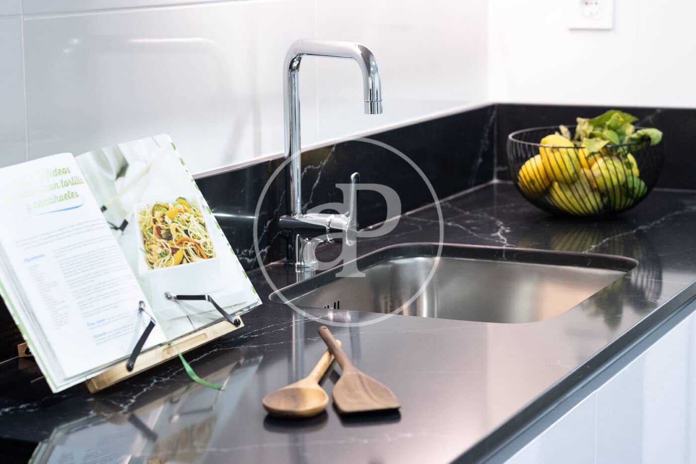 2 soverom Leilighet til salgs i Valencia by med svømmebasseng - € 479 000 (Ref: 9149636)