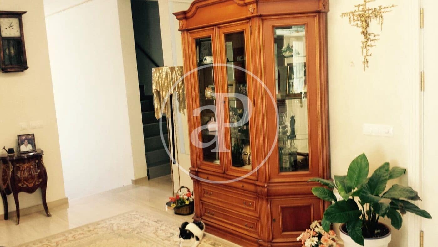 4 soveværelse Villa til leje i Picassent - € 3.100 (Ref: 9149638)