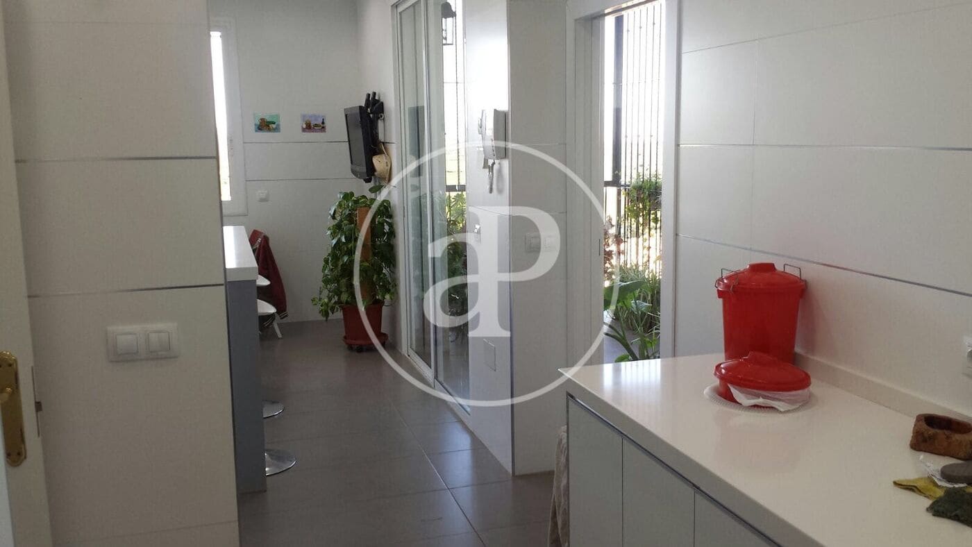 4 soveværelse Villa til leje i Picassent - € 3.100 (Ref: 9149638)