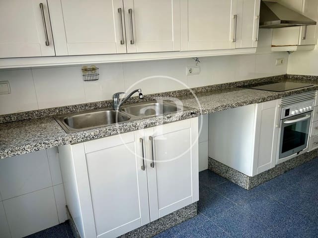 3 soveværelse Lejlighed til leje i Ciutat de les Arts i de les Ciencies, Valencia by med swimmingpool - € 1.500 (Ref: 9154362)