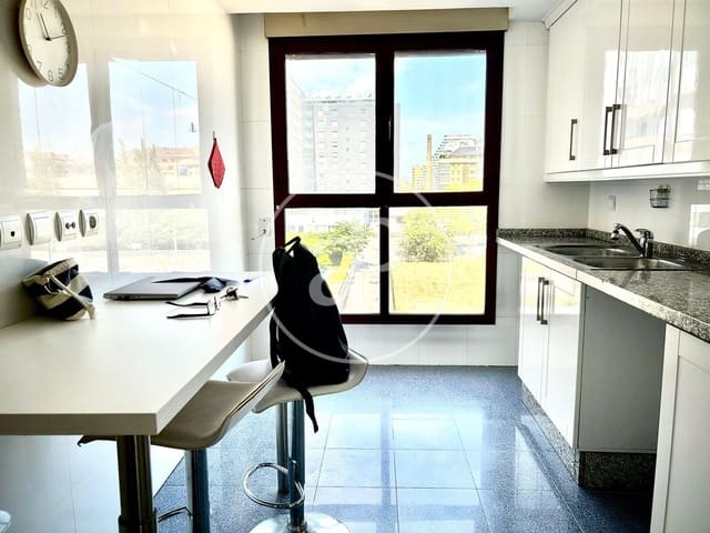 3 soveværelse Lejlighed til leje i Ciutat de les Arts i de les Ciencies, Valencia by med swimmingpool - € 1.500 (Ref: 9154362)