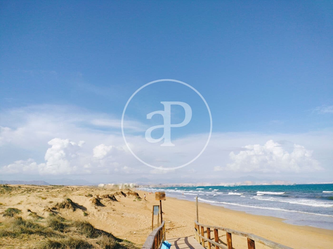 2 soveværelse Lejlighed til salg i Arenales del Sol med swimmingpool - € 365.000 (Ref: 9164029)