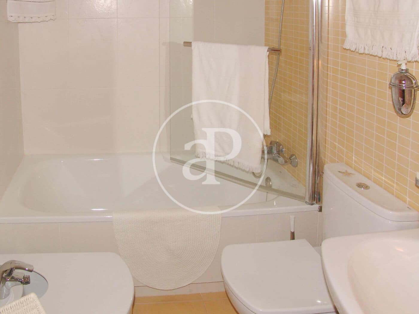 2 soveværelse Lejlighed til salg i Arenales del Sol med swimmingpool - € 365.000 (Ref: 9164029)