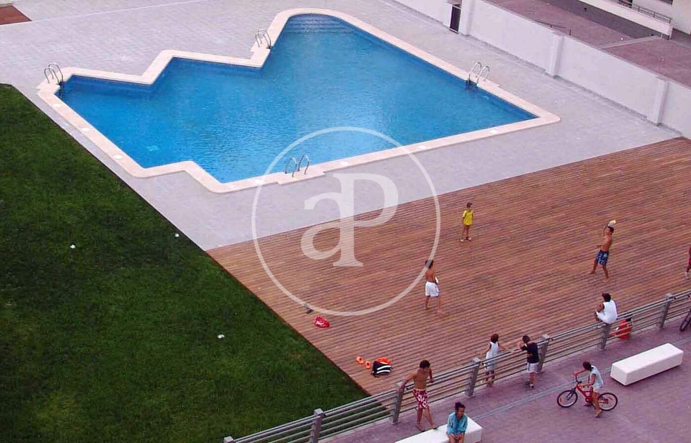 2 soveværelse Lejlighed til salg i Arenales del Sol med swimmingpool - € 365.000 (Ref: 9164029)