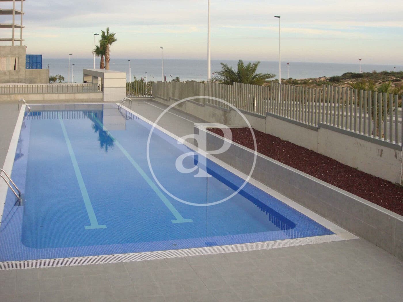 2 soveværelse Lejlighed til salg i Arenales del Sol med swimmingpool - € 365.000 (Ref: 9164029)