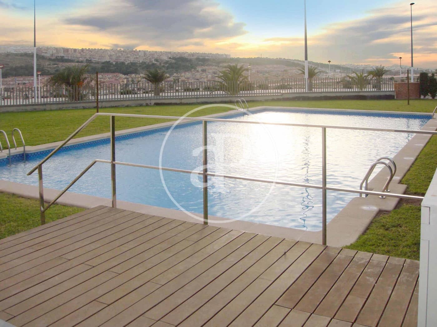2 soveværelse Lejlighed til salg i Arenales del Sol med swimmingpool - € 365.000 (Ref: 9164029)
