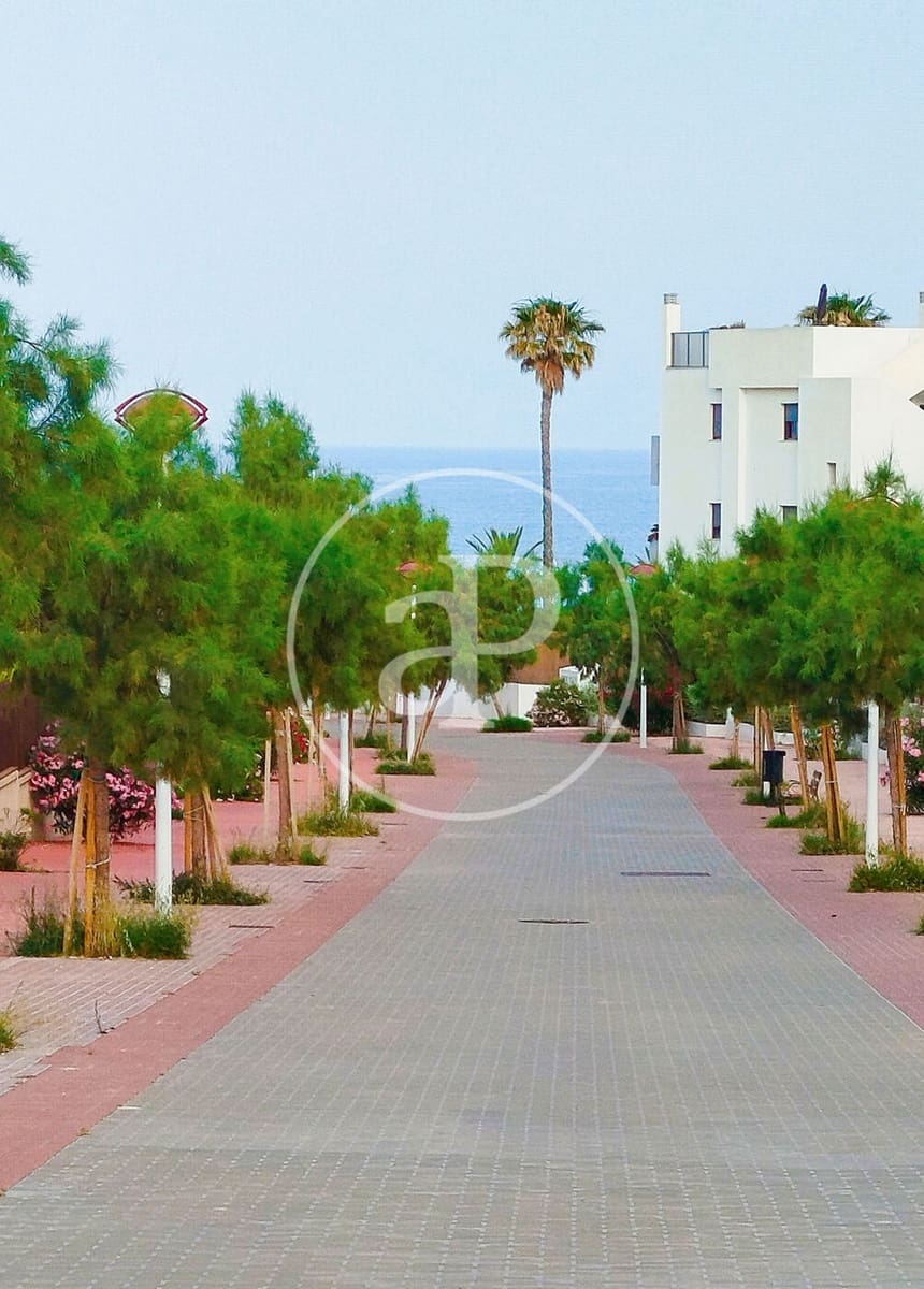 2 soveværelse Lejlighed til salg i Arenales del Sol med swimmingpool - € 365.000 (Ref: 9164029)