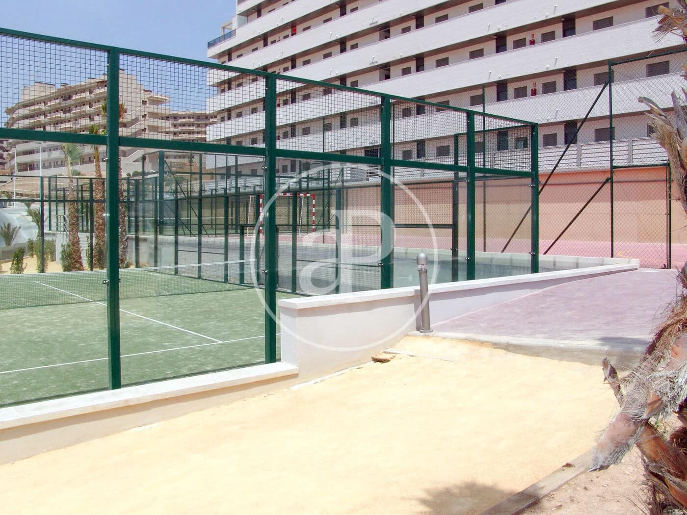 2 soveværelse Lejlighed til salg i Arenales del Sol med swimmingpool - € 365.000 (Ref: 9164029)