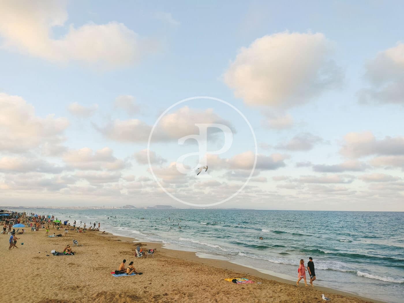 2 soveværelse Lejlighed til salg i Arenales del Sol med swimmingpool - € 365.000 (Ref: 9164029)