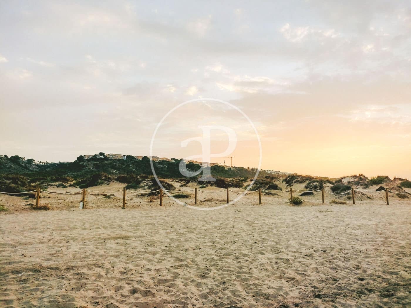 2 soveværelse Lejlighed til salg i Arenales del Sol med swimmingpool - € 365.000 (Ref: 9164029)