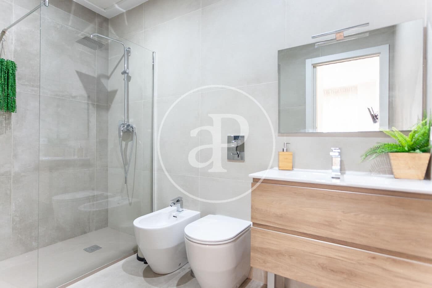 2 soverom Leilighet til leie i Valencia by - € 2 000 (Ref: 9166017)