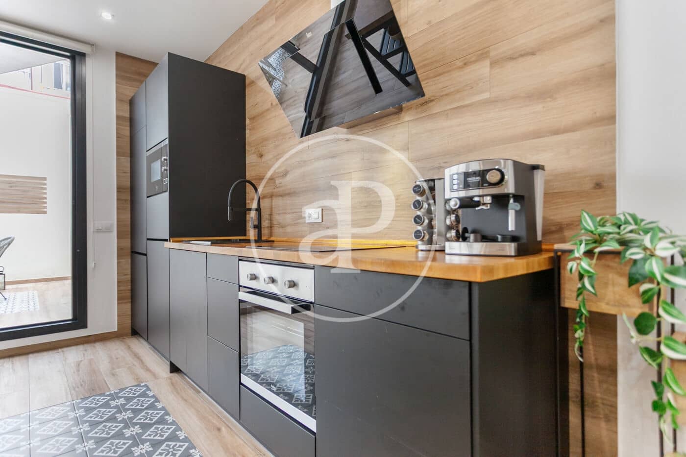 2 soverom Leilighet til leie i Valencia by - € 2 000 (Ref: 9166017)