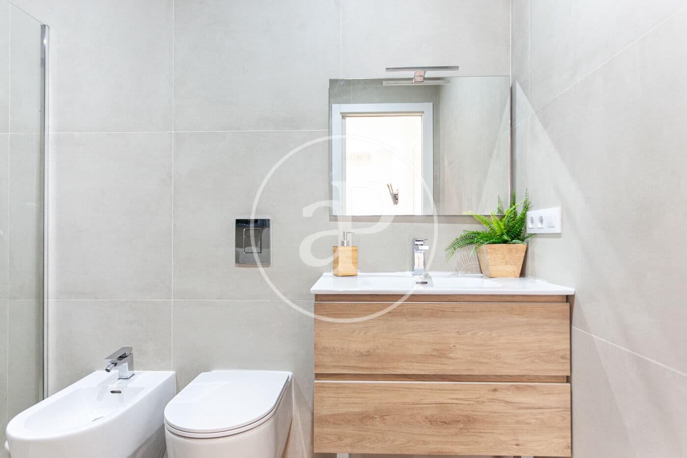 2 soverom Leilighet til leie i Valencia by - € 2 000 (Ref: 9166017)