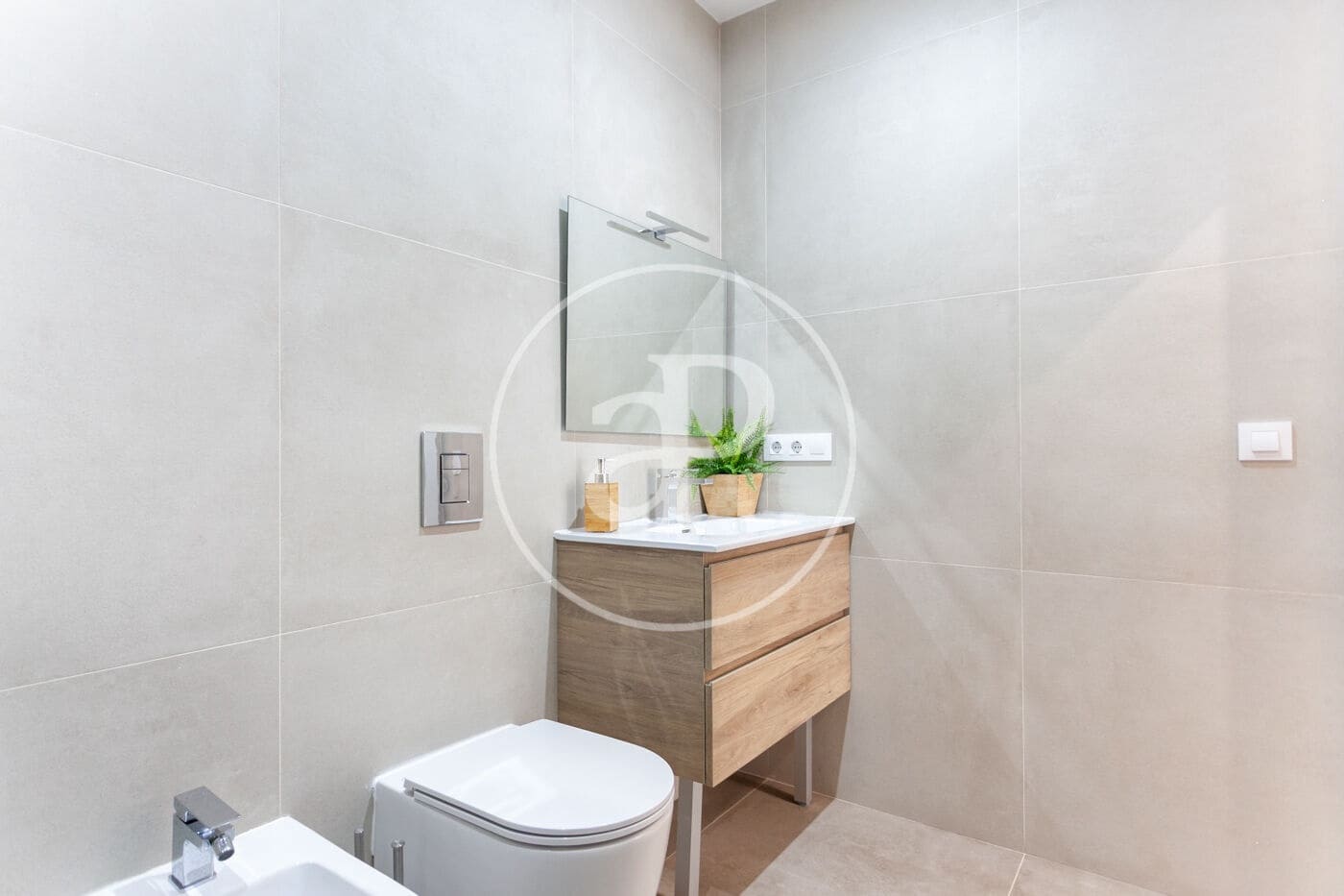 2 soverom Leilighet til leie i Valencia by - € 2 000 (Ref: 9166017)